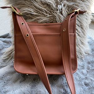 Vintage Coach 9966 crossbody bag